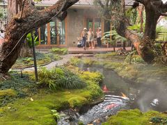 -Chom Cafe and Restaurant