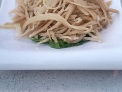 -墨脱石锅椰子鸡•香草鸭•东山羊(大东海店)