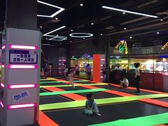 -酷跳蹦床主题公园(万胜广场店)