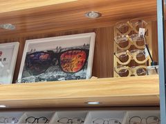 -诺柯视眼镜-蔡司依视路官方工厂店(淞南一店)