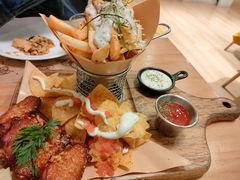 -Mark&Mars Restaurant