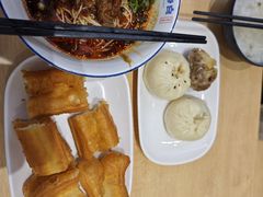 -李与白包子铺(桐梓林店)