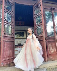 -一揽芳华汉服旗袍体验馆(拙政园店)