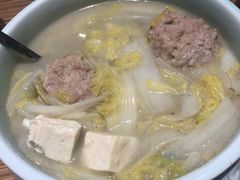 狮子头白菜豆腐汤-金掌勺·锅包肉(广渠门店)