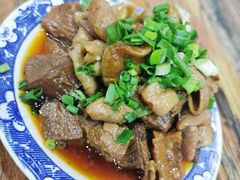 牛肉肥肠两掺-胥佳烧鸡公牛肉面馆