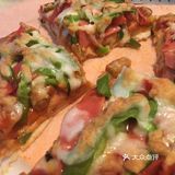 实诚儿的披萨！料多多的[加油]