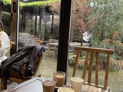 靠窗位-Metal hands·铁手咖啡