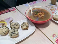 -小杨生煎(金山百联购物中心3楼店)