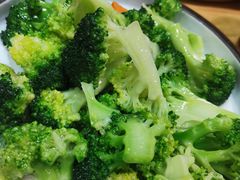 清炒西蓝花-小六汤包(万和城店)