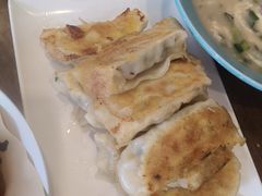 -今鲜源酒店·海鲜锅贴青岛菜(新湛路店)
