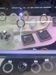 -灵彩珠宝(朗香街店)