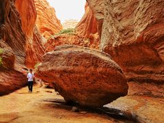 -天山神秘大峡谷