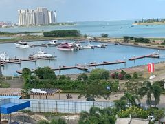 -皇马海口湾海景酒店(万绿园秀英港店)
