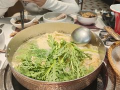 -洪氏嗨捞·广东猪肚鸡·椰子鸡火锅(西咸万象城店)