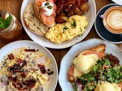 -ROAST coffee & eatery