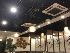 -黄桷树曹家私房菜(江与城店)