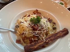 -Chom Cafe and Restaurant