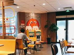 用餐区-麦当劳(莘松路芭比伦DT店)