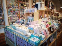 -猫的天空之城概念书店(杭州南宋御街店)