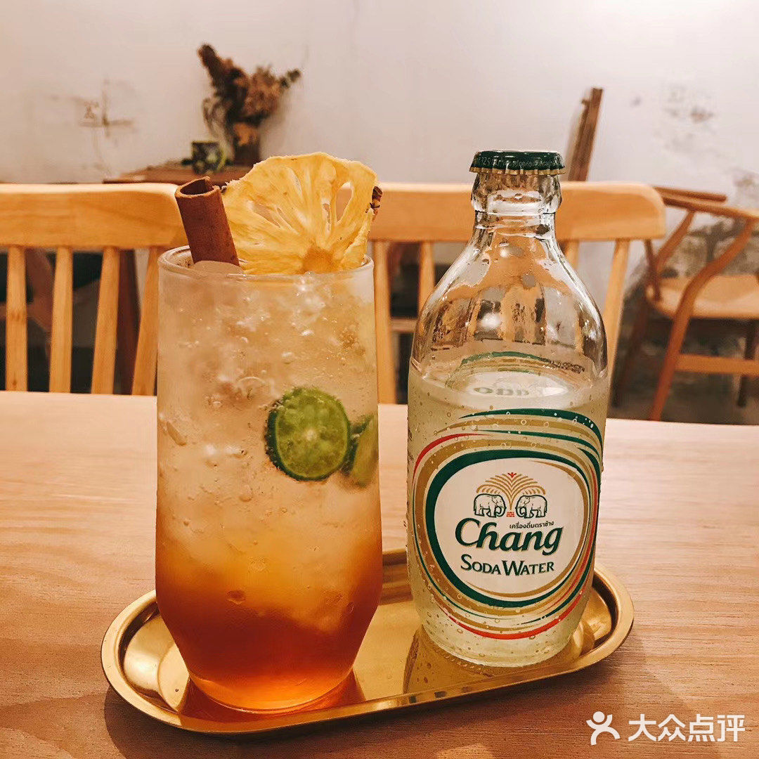 有佢最钟意嘅环境同最钟意嘅蛋糕，食完就幸福满满