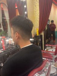 -东方先生国潮男士理发馆