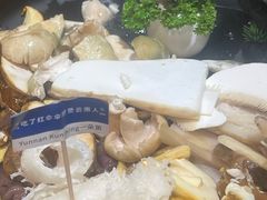 -一朵菌·野生菌探索家火锅(南亚店)