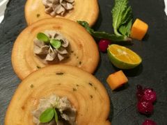 鹅肝酱葱油饼-民国红公馆·秦淮八艳(夫子庙店)
