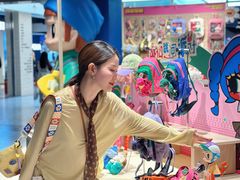 -燕莎奥特莱斯购物中心