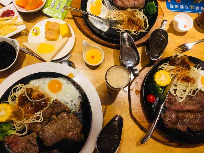 豪约客牛排(兴丹路店"吃牛排比较喜欢吃豪约客,之前在忠介路店吃.
