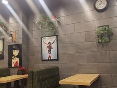 -愉肴麻辣香锅(中山路店)