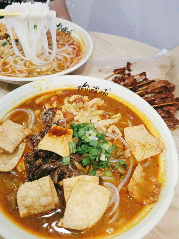 欢螺颂柳州螺蛳粉-"身为一个吃货的我竟然还是第一次尝试螺蛳粉.