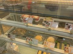 面包甜点陈列柜-清真全盛斋传统糕点(许士庙店)