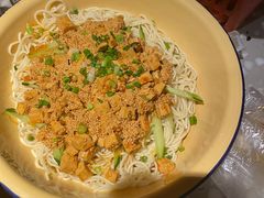 鱼籽热干面-鹤江桥·红油牛肉粉(SKP店)