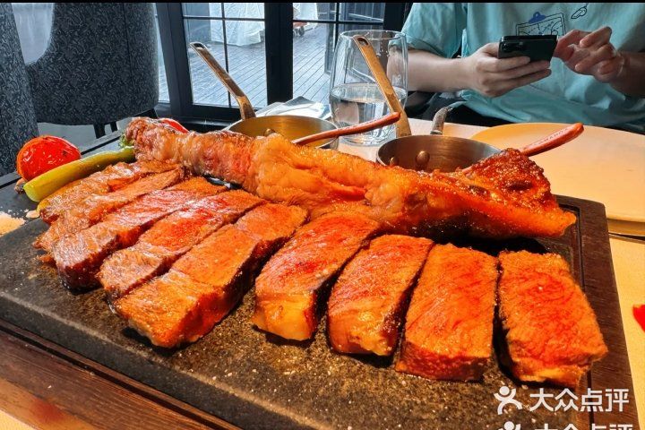 弦月窗LUNETTE BY AMANDA(复兴路店)图片