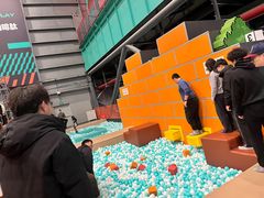 -极限PLAY运动娱乐新世界·团建派对表演休闲馆·室内高空游乐园