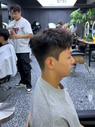 -藤野造型专业烫染接发