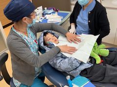 -瑞尔齿科(上海长风大悦城店)