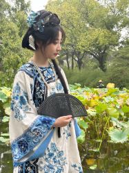 -一揽芳华汉服旗袍体验馆(拙政园店)
