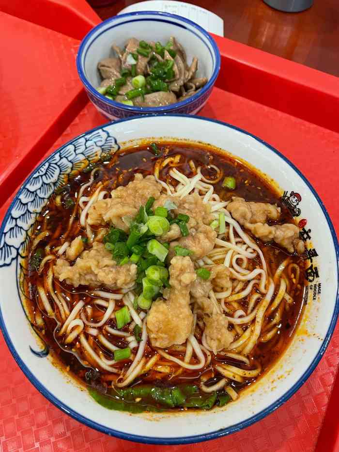 武胜麻哥面-"严重怀疑跟巷子里面的武胜猪肝面是一个老板.