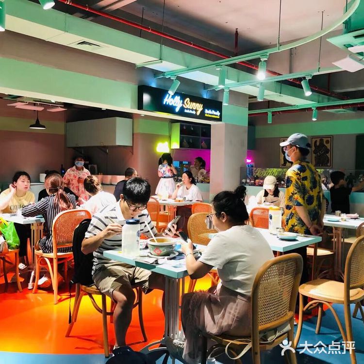 最近热到食欲全无，这个时候最适合来一顿酸甜清爽的泰式