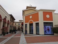 -佛罗伦萨小镇广佛名品奥特莱斯(疏港路店)