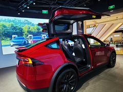 -TESLA 特斯拉(上海太古汇体验店)