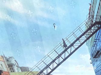 《海上钢琴师》 ‍♀️讲述了一个很宏大的命题：一个人