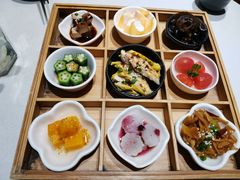 九宫格玲珑前菜-新仙清汤牛腩(铜锣湾店)