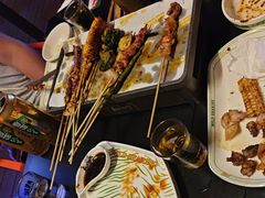 -威记烧嘢·南宁烧烤·超级生牛(绿地店)