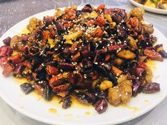 辣子肥肠-江湖黑大兔(杨家坪店)