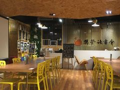 大堂-新华里咖啡书吧(新华书店小寨店)