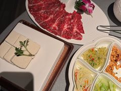 -左庭右院鲜牛肉火锅黑金店(陆家嘴中心店)