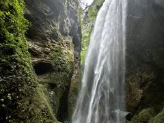 -龙水峡地缝景区