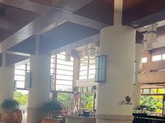 -亚龙湾喜来登·美景台大堂吧